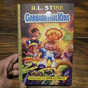 R. L. Stine Garbage Pail Kids Welcome to Smellville Book & Collectible Cards